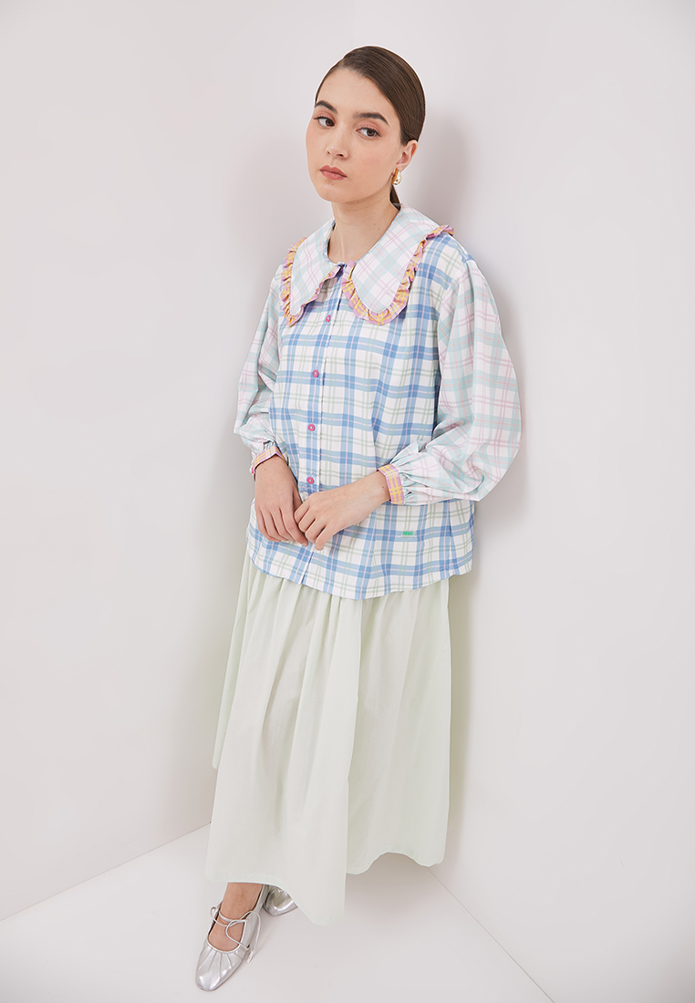 Meadow Charm Ruffle Collar Blouse
