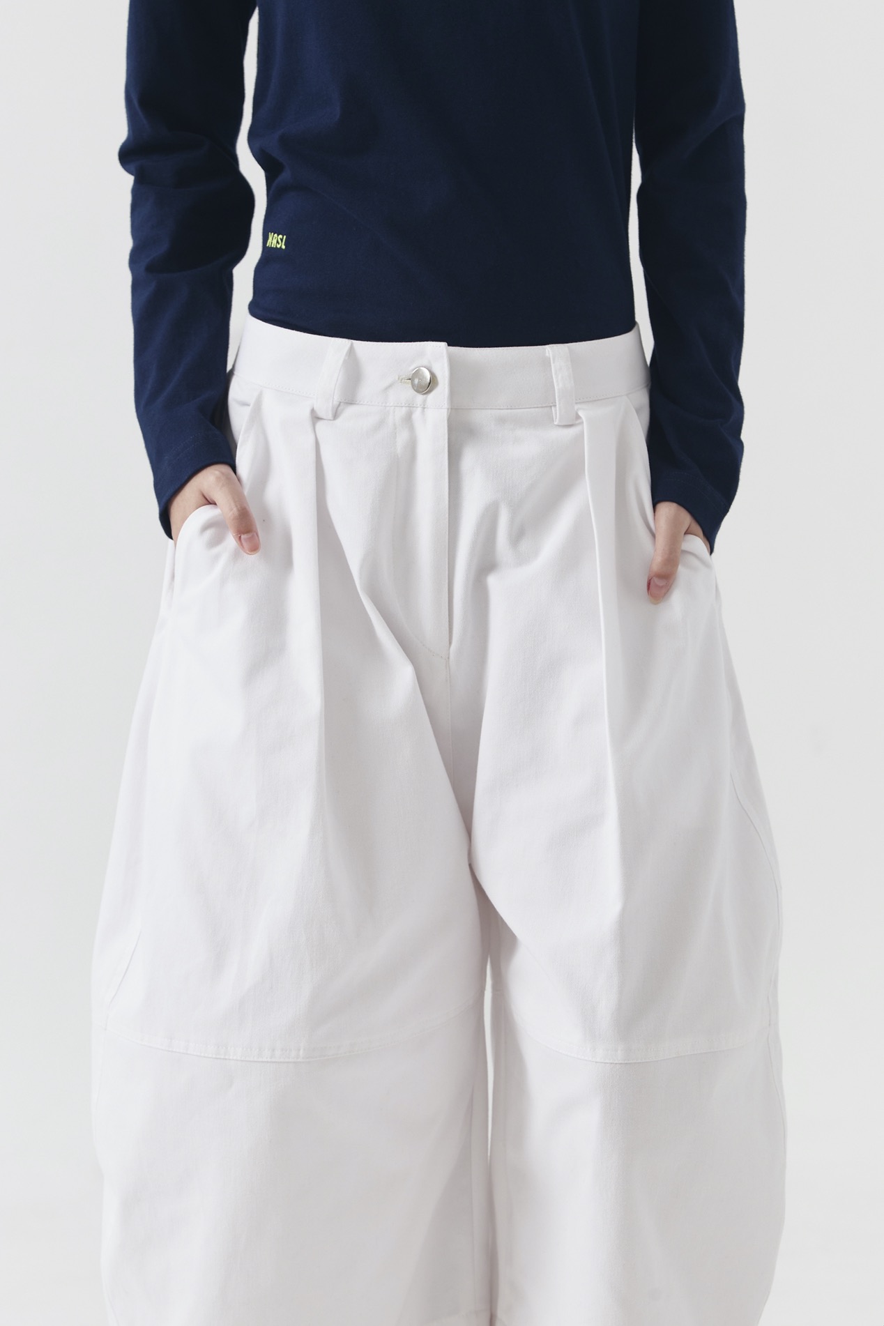LUNE Barrel Pants