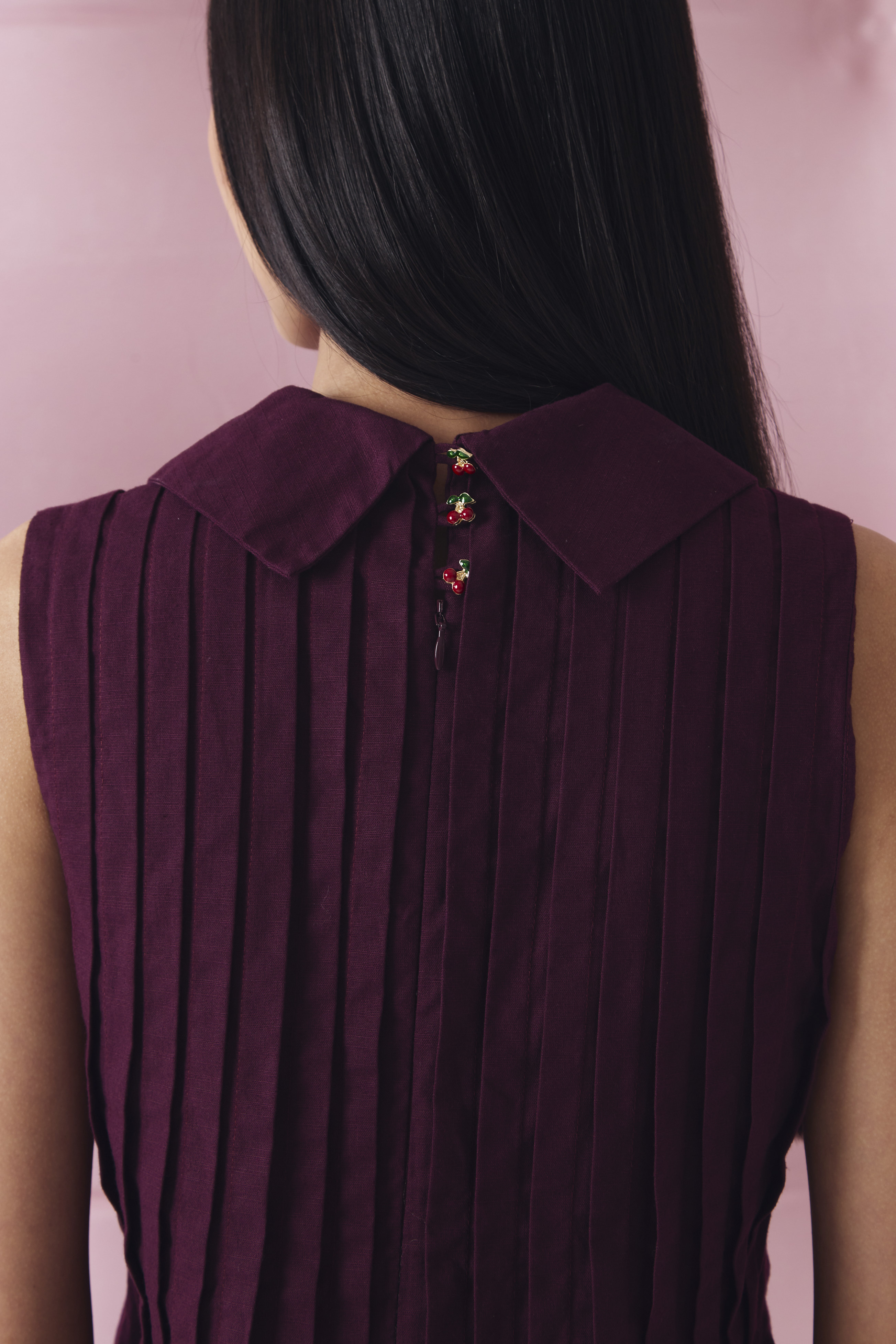 CHÉRI SURGE Pleats Doll Sleeveless