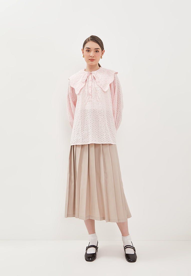 Blossom Scallop Embroidered Blouse